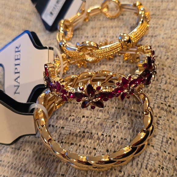 NAPIER BRAND WOMENS FASHION JEWELRY GOLDTONE STRETCH BRACELETS BUNDLE OF 3 - Picture 10 of 11